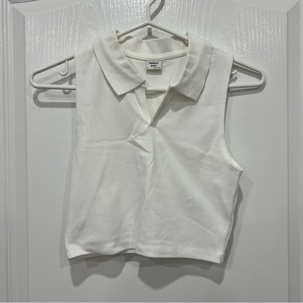 Aritzia White Sleeveless Collared Top